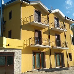 Villa Center Appartamenti Nel Verde In Citta Καμπομπάσο Exterior photo