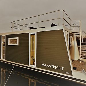 Cozy Floating Boatlodge "Maastricht". Exterior photo