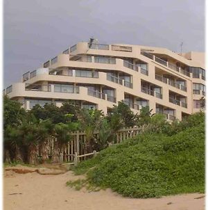 Beachfront Luxury @ Umhlanga Διαμέρισμα Ντούρμπαν Exterior photo