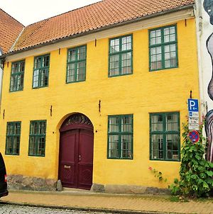 Das Gelbe Haus - Drei Besondere Ferienwohnungen Φλένσμπουργκ Exterior photo