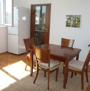 Sunny Cozy Flat In The Centre, Close To Beach, 4 Rooms, 105Sqm Βάρνα Exterior photo