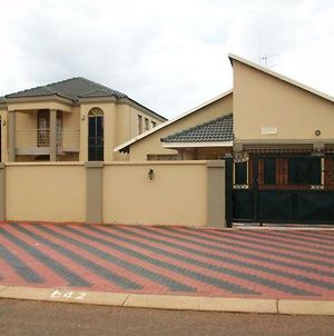 Koiketla Guesthouse Pretoria-Noord Exterior photo