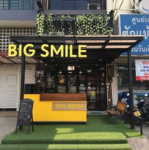 Big Smile Hostel Μπανγκόκ Exterior photo