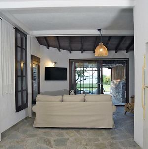Luxury Suite In Ktima Gerostathi Πολύχρονο Exterior photo