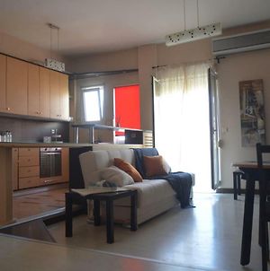 Modern Apartment, 5΄ Walk From Central Metro Station Αθήνα Exterior photo