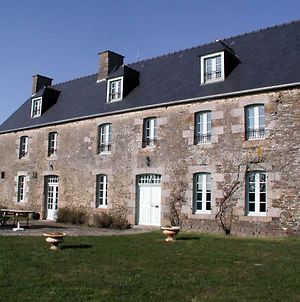 La Vieille Foulonniere : Une Maison De Famille Au Coeur De La Campagne Du Mont-Saint-Michel Βίλα Ποντορσόν Exterior photo
