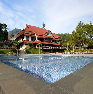Kusuma Agrowisata Resort & Convention Μαλάνγκ Exterior photo