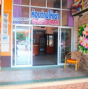 Oyo 348 Saithong Place Ξενοδοχείο Pattaya Exterior photo