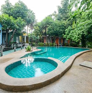 Deeden Pattaya Resort Exterior photo