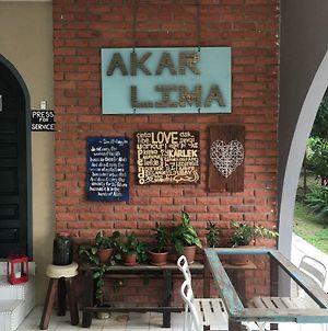 Akar Lima Bed and Breakfast Kulim Exterior photo