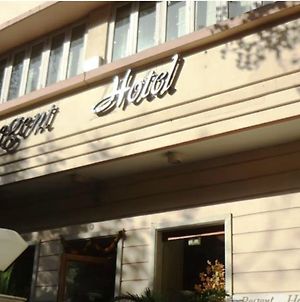 Regent Hotel Colaba Βομβάη Exterior photo