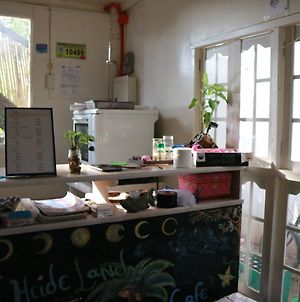 Heideland Bar, Cafe & Kitchen - Hostel Puerto Princesa Exterior photo
