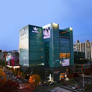 Aw Hotel Τεγκού Exterior photo