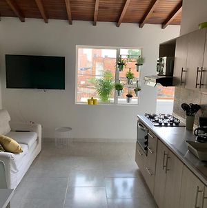 Apartamento Remodelado En El Mejor Sitio Del Centro De Medellin Home Aris 401 Exterior photo