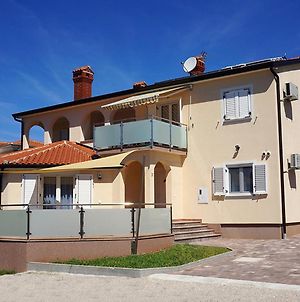 Willa Trojka Διαμέρισμα Novigrad Istria Exterior photo