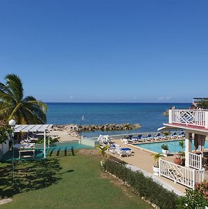 Pipers Cove Resort Runaway Bay Exterior photo