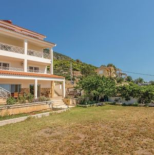 Awesome Home In Kaki Thalassa-Keratea With 4 Bedrooms And Wifi Δασκαλειό Exterior photo