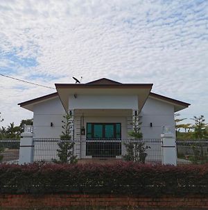Orchard Villa Melaka Exterior photo