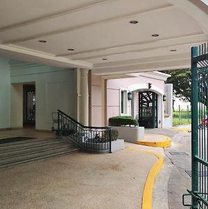 Modern And Spacious Condo With A View Very Near Ayala Mall Cebu Exterior photo