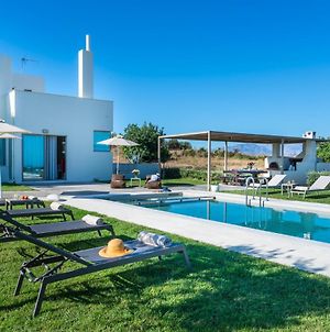 Lux Villa Mia With Heated Pool, 2Km To Beach & Childrens Area! Μικρό Μετόχι Exterior photo