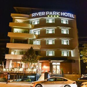 Hotel River Park Κλουζ-Ναπόκα Exterior photo