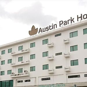 Austin Park Hotel Τζόχορ Μπάχρου Exterior photo