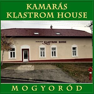 Kamaras Klastrom House Bed and Breakfast Mogyoród Exterior photo
