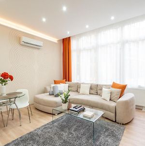 Modern, Quiet & Cozy Apartment In The Middle Of Downtown Near Danube At Fashion Street Βουδαπέστη Exterior photo