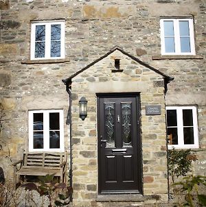 Chapel Cottage Set In A Private Courtyard In Central Location With 2 Parking Spaces Kirkby Lonsdale Exterior photo