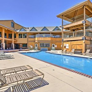 Granby Condo With Pool Access - Mins To Hiking! Exterior photo
