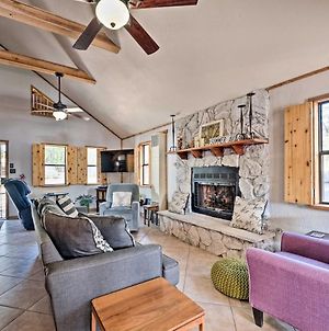 Rustic Ruidoso Cabin With Deck - Walk To Midtown Βίλα Exterior photo
