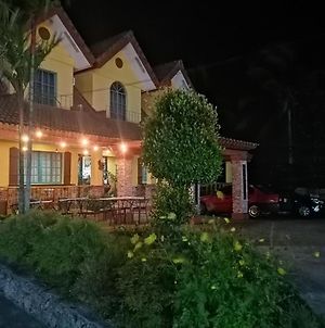 Casa Marcosa Ξενοδοχείο Tagaytay City Exterior photo