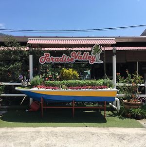 Paradise Valley Resort Broga Semenyih Exterior photo