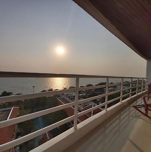 Condominum In Jomtien Beach With Sea View, Balcony And Free Wifi Pattaya Exterior photo