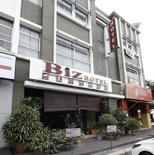 Biz Hotel Σαχ Αλάμ Exterior photo