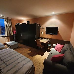 Mechelen Room Living With Host Exterior photo