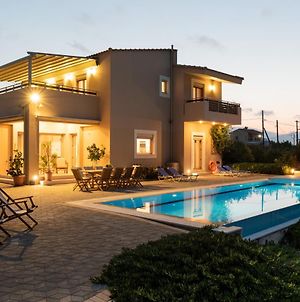 Four Seasons Luxury Villa -Sea View-Large Pool-Gym Γούβες Exterior photo