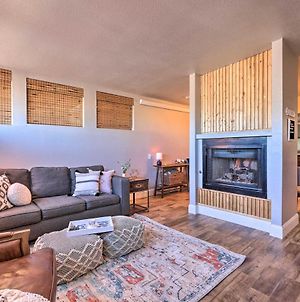Luxe Route 66 Getaway With Fireplace In Downtown! Διαμέρισμα Williams Exterior photo
