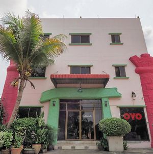 Oyo 577 For Love Hotel Μπανγκόκ Exterior photo