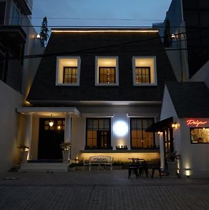 Mooi House By Ziri Hostel Σουραμπάγια Exterior photo