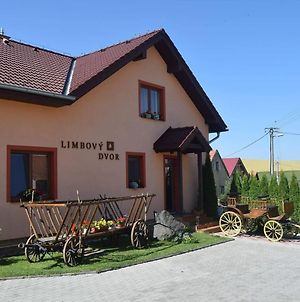 Garni Limbovy Dvor Ξενοδοχείο Vrbov Exterior photo