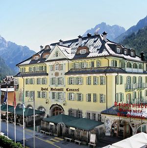 Schloss Hotel & Club Dolomiti Canazei Exterior photo