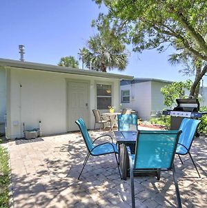 Cozy Nsb Abode With Bbq And Fire Pit - Walk To Beach! Βίλα New Smyrna Beach Exterior photo