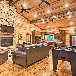 Dreamy Deluxe Cabin With Hot Tub And Outdoor Fireplace! Βίλα Broken Bow Exterior photo
