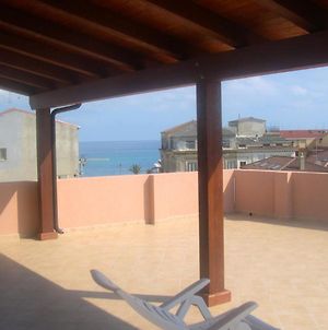 2 Bedrooms Appartement With Terrace And Wifi At Roccella Ionica Exterior photo