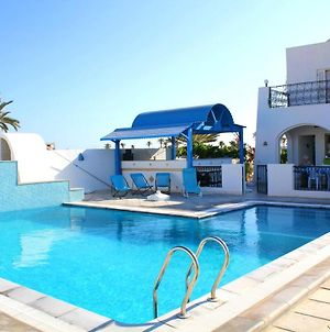 5 Bedrooms Villa With Private Pool Enclosed Garden And Wifi At Djerba 1 Km Away From The Beach Houmt Souk  Exterior photo